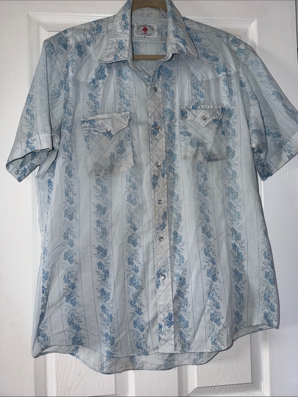 Vintage Western Light Blue Floral Short-Sleeve Button-Down Shirt